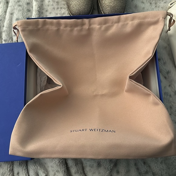 Brand new! Stuart Weitzman metallic Mary Jane platforms. Size US 7 1/2. - Picture 9 of 10